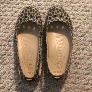 Leopard crocs